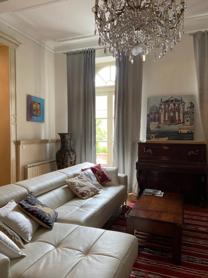 Le Gite Du Chateau Auriac-sur-Vendinelle Exterior photo